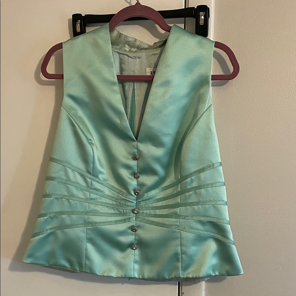 VTG Sleeveless Satin Fitted Blouse in Mint Green